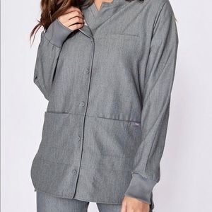 Figs tangier scrub jacket in graphite
